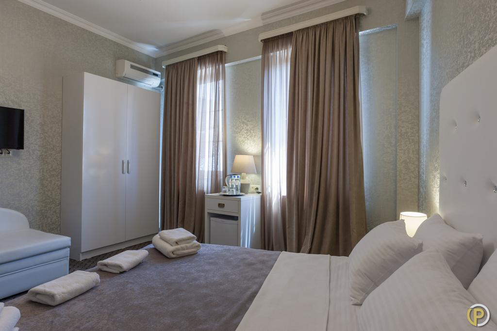 Hotel Piazza Tbilisi Exterior photo